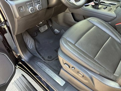 Used 2025 GMC Sierra 1500 Denali AWD/4WD image 18