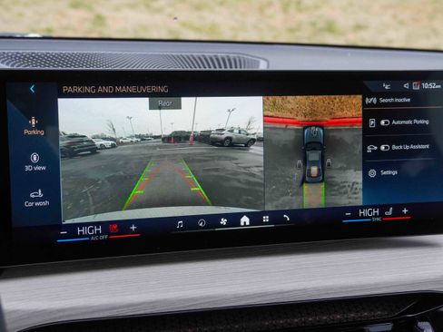 Certified 2025 BMW 330i xDrive Sedan image 25