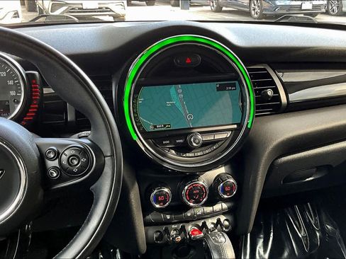 Used 2016 MINI Cooper 2-Door Hardtop image 6