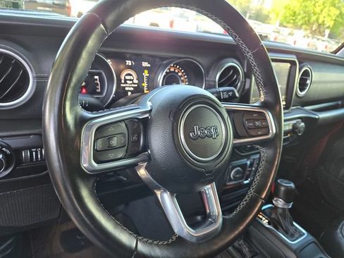 Used 2022 Jeep Gladiator Overland w/ Popular Equipment Package AWD/4WD image 17