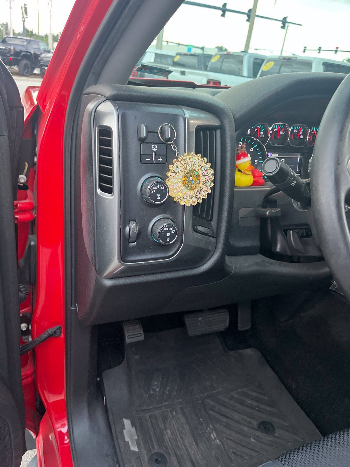 Used 2018 Chevrolet Silverado 1500 LT w/ All Star Edition AWD/4WD image 19