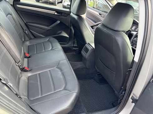 Used 2013 Volkswagen Passat Wolfsburg Edition image 24