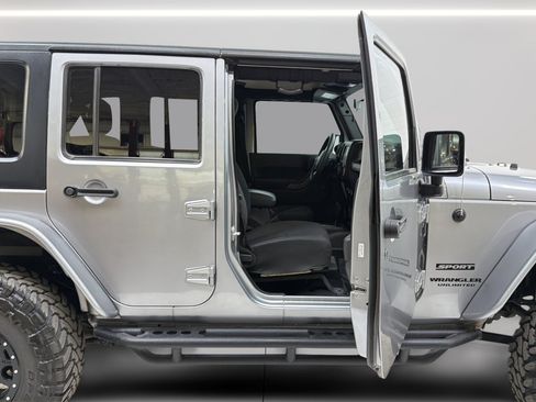 Used 2015 Jeep Wrangler Unlimited Sport AWD/4WD image 22