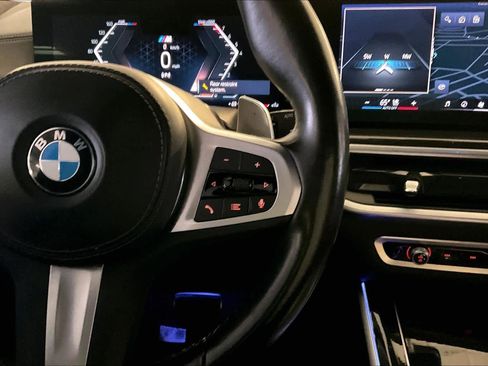 Used 2024 BMW X7 xDrive40i w/ M Sport Package image 22