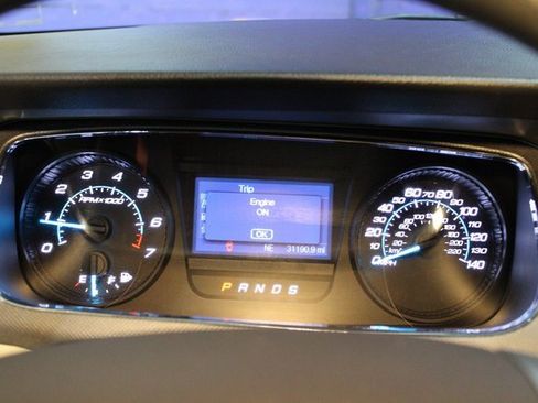 Used 2017 Ford Taurus SE image 19