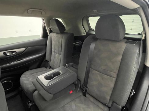 Used 2016 Nissan Rogue SV AWD/4WD image 37