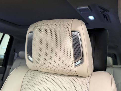 Certified 2025 Cadillac Escalade ESV Sport Platinum w/ LPO, ONYX Package AWD/4WD image 31