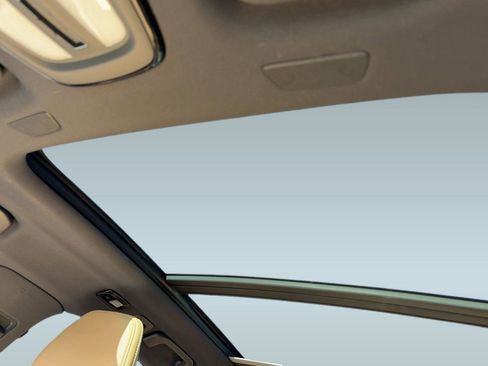 Certified 2023 Volvo XC60 B5 Ultimate w/ Climate Package image 16