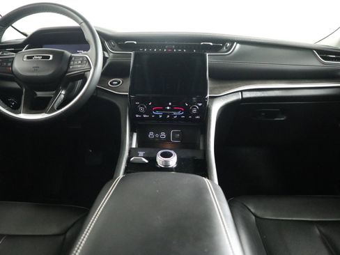 Used 2023 Jeep Grand Cherokee Limited w/ Black Appearance Package AWD/4WD image 14