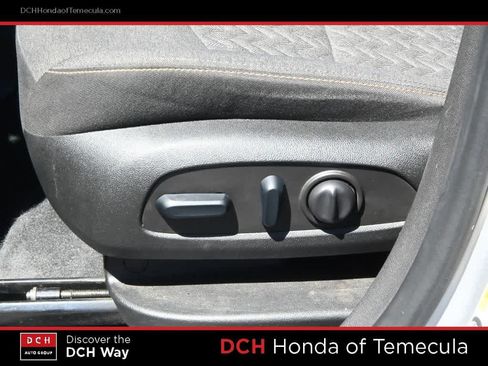 Used 2022 Chevrolet Equinox LT FWD image 17
