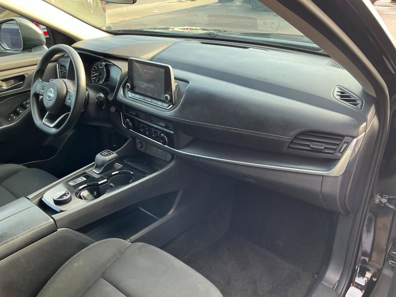 Used 2024 Nissan Rogue S AWD/4WD image 21