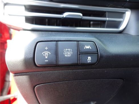 Used 2023 Hyundai Elantra Limited image 16