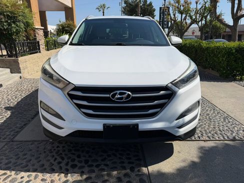Used 2018 Hyundai Tucson SEL FWD image 2