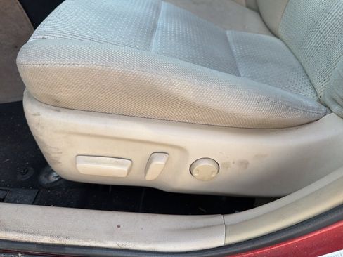 Used 2014 Toyota Camry LE image 15