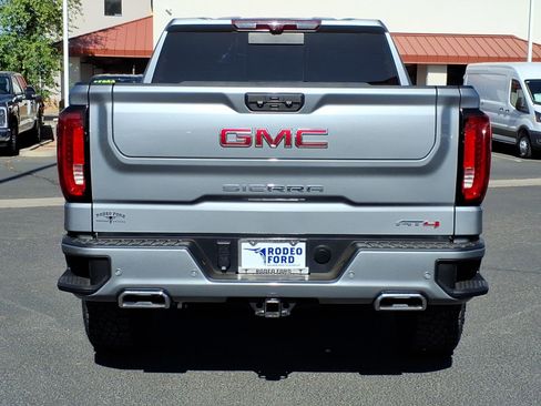 Used 2024 GMC Sierra 1500 AT4 w/ Technology Package AWD/4WD image 4