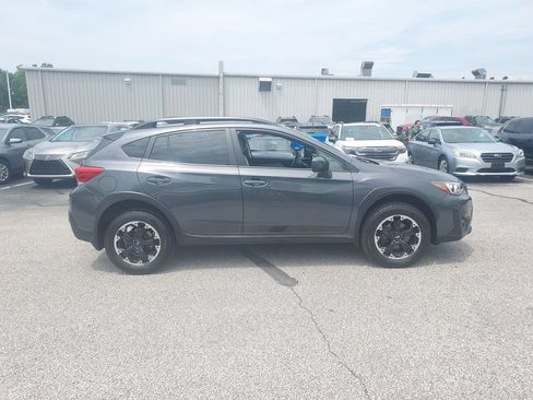 Used 2021 Subaru Crosstrek 2.0i Premium w/ Moonroof Package AWD/4WD image 8