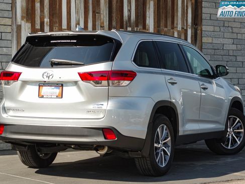 Used 2019 Toyota Highlander XLE AWD/4WD image 7