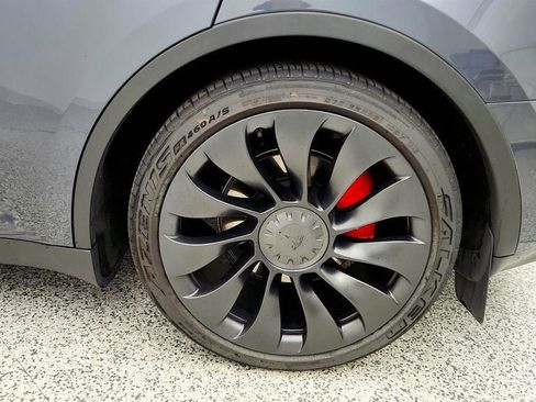 Used 2022 Tesla Model Y Performance image 9