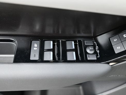 New 2026 Land Rover Range Rover Velar Dynamic SE image 19