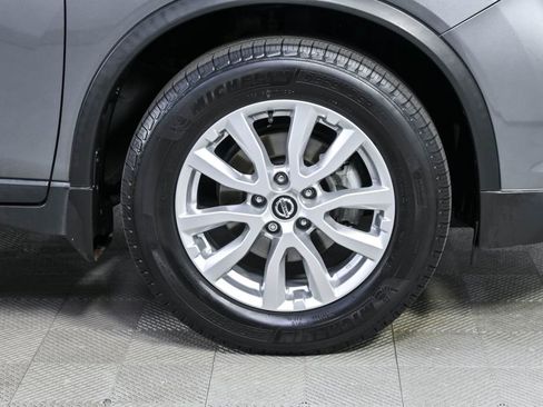 Used 2020 Nissan Rogue SV FWD image 37