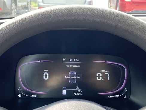 Used 2023 Kia Soul LX w/ LX Technology Package FWD image 29
