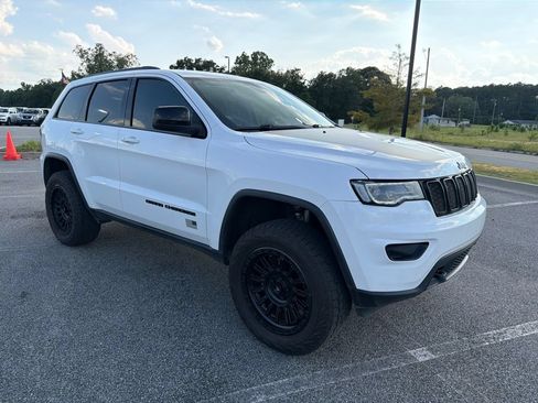 Used 2021 Jeep Grand Cherokee Freedom Edition AWD/4WD image 5