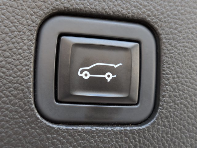 Certified 2020 Buick Enclave Premium w/ Sun and Sites Package FWD image 22