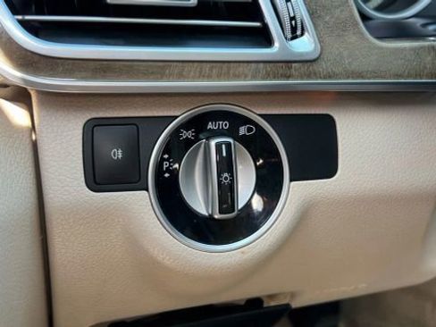 Used 2015 Mercedes-Benz E 350 4MATIC Sedan image 83