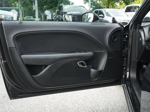 Used 2016 Dodge Challenger SRT Hellcat RWD image 14