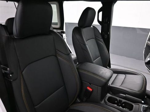 New 2026 Jeep Wrangler Unlimited Sahara AWD/4WD image 24