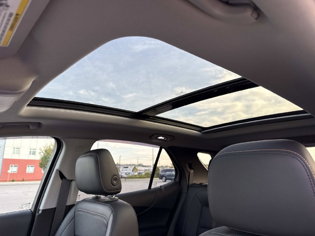 Used 2022 Chevrolet Equinox Premier AWD/4WD image 4