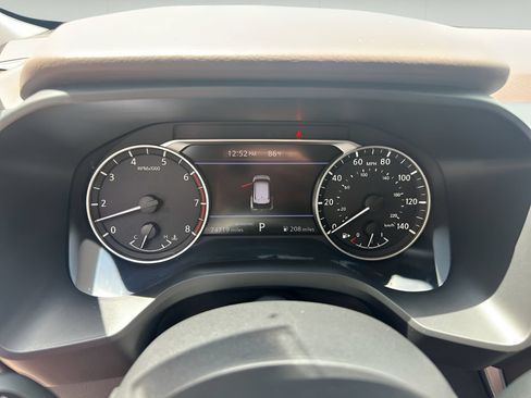 Used 2023 Nissan Rogue SV FWD image 29