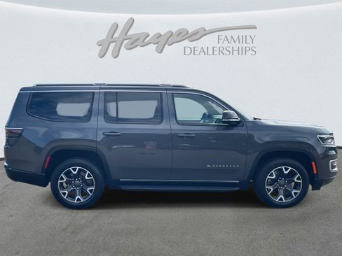 Used 2024 Jeep Wagoneer Series III image 30