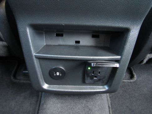 Used 2024 Ford Edge Titanium image 36