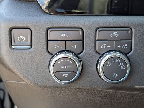 New 2026 GMC Sierra 1500 SLE image 29