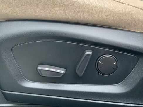 Used 2022 Ford Explorer Limited w/ Limited Technology Package image 19