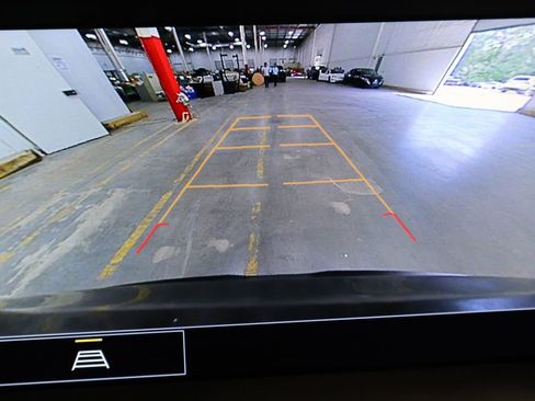 Used 2023 GMC Acadia SLT image 10