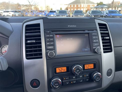 Used 2020 Nissan Frontier PRO-4X image 12
