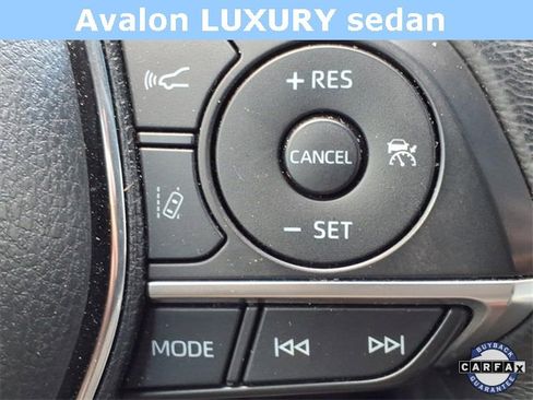 Used 2019 Toyota Avalon XLE image 29