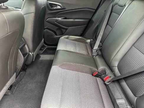 Used 2025 Chevrolet Trax LT w/ Driver Confidence Package FWD image 18