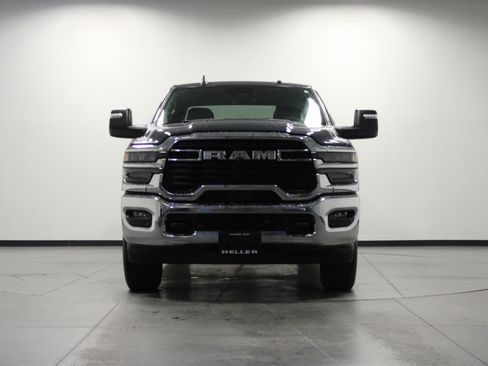 Used 2026 RAM 2500 Big Horn AWD/4WD image 9