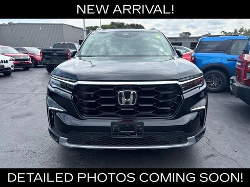 Used 2025 Honda Pilot Elite image 2