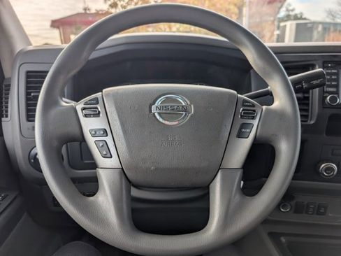 Used 2018 Nissan NV 2500 SV w/ Navigation Package image 10