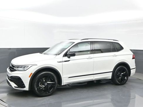 Used 2023 Volkswagen Tiguan SE R-Line FWD image 2