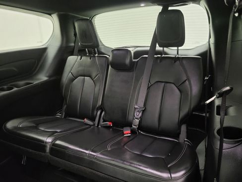 Used 2024 Chrysler Pacifica Touring-L w/ S Appearance Package image 43