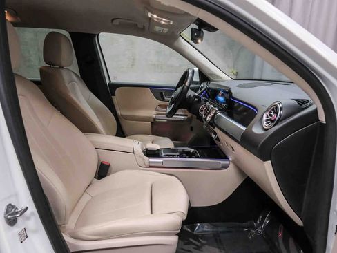 Certified 2021 Mercedes-Benz GLB 250 image 18