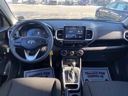 Certified 2023 Hyundai Venue SE image 10