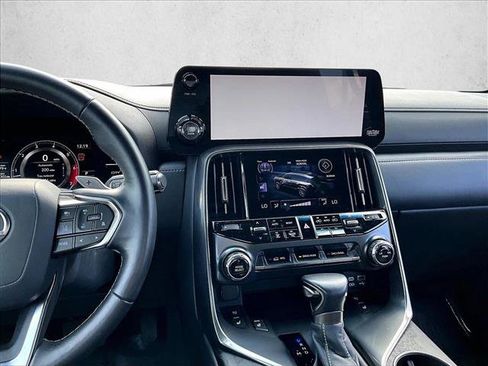 Used 2023 Lexus LX 600 4WD w/ Premium Package image 8