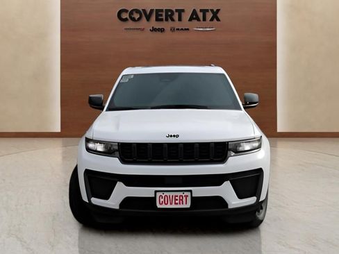 New 2026 Jeep Grand Cherokee Altitude AWD/4WD image 8