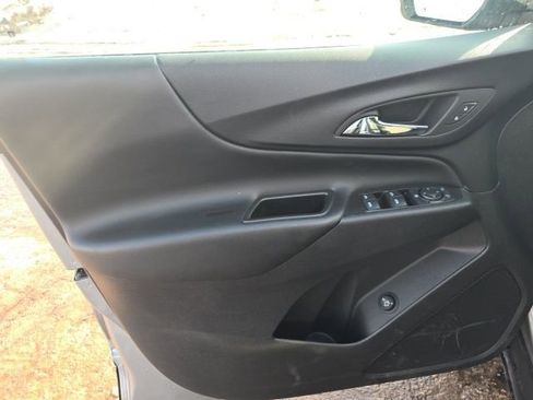 Used 2024 Chevrolet Equinox LT image 24